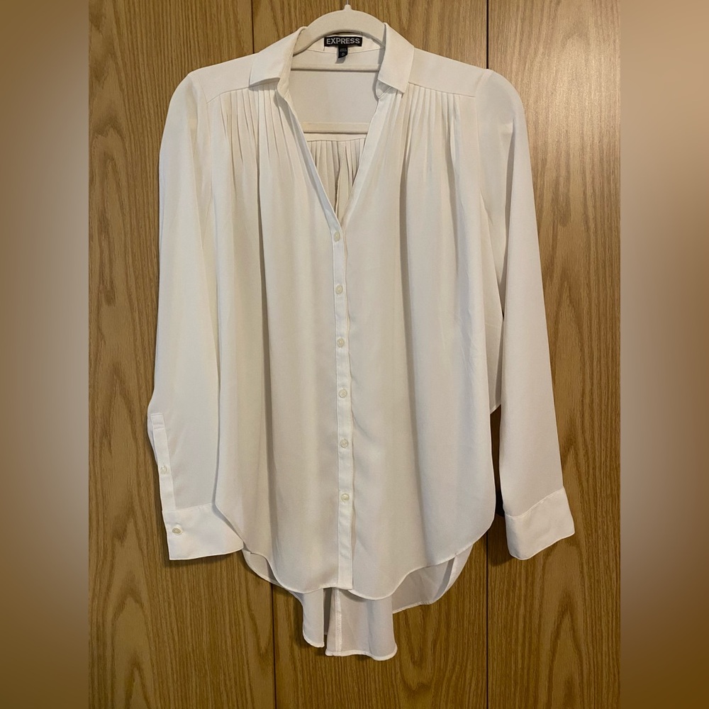 NWOT Express Pleated Blouse – White Button Down – Size XS